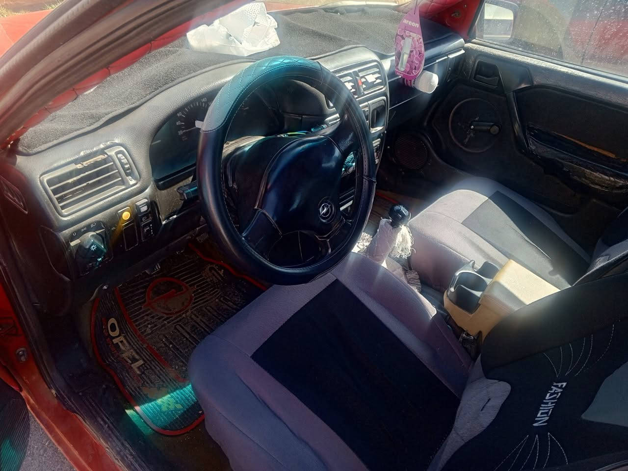 للبيع أوبل فكترا موديل91 سنويه لحد 28 رقم بغداد كير ومكينه خير من الله سعر 41وبيه مجال بسيط رقم الهاتف ***********
