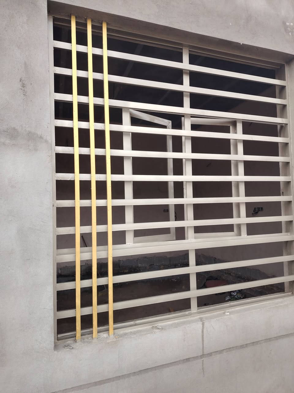 صبغ درجه اولا بسعر مناسب تنضيف شبابيج وصبغ الصباغ مهند ناصر ***********  مهند ناصر
