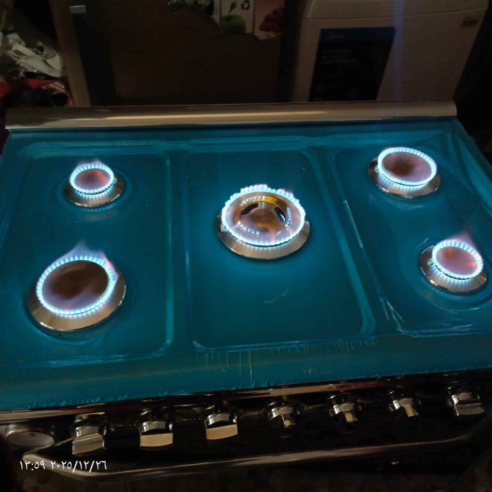 السلام عليكم .. عندي طباخ خمس عيون عشتار ما مستعمل جديد بس الزجاجه القبق الفوك مكسوره . سعره ب الشركه ٤٥٠ الف بي ضمان خمس سنوات  من الشركه . السعر ٤٠٠ العنوان الحبيبيه . ***********
