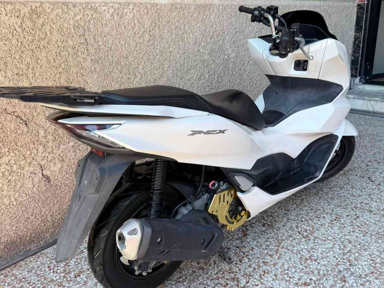 بي سي اكسpcx
جيل الرابع
الدراجه كفاله مكينه وكفر بي كم شخط

ندفئه يدات
سبايدر خلفي
حساس زدحام
قبق راديتر رياضي ذهبي
نضام البريك Aps
نضام مانع نزلاك T
السعر نتصل وبيك خير وتدلل
عنوان بغداد الغزاليه رقم
***********
