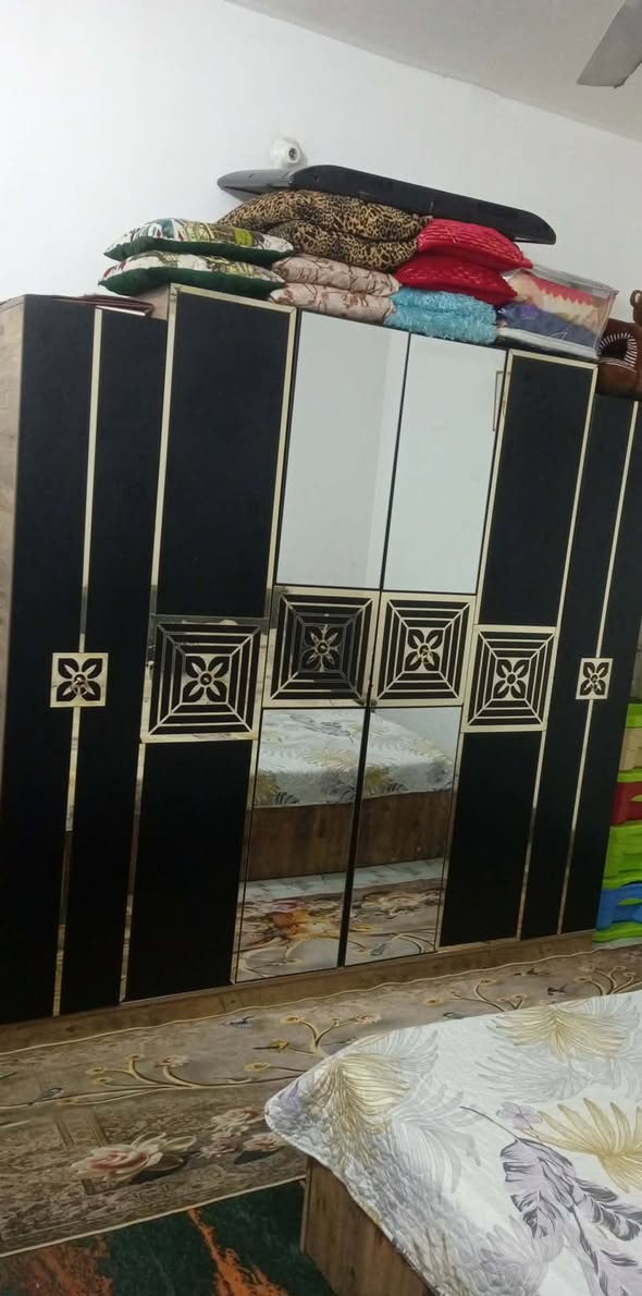 غرفه للبيع التواصل ***********
