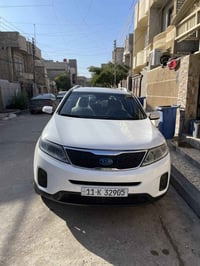 سورنتو 2014 وراد امريكي حادثه رباعه جاملغ الايمن والايسر صبغ بس ربع ال...