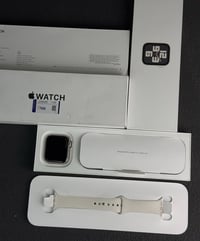 ساعه مميزه إصدار حديث من شركهapple watch إصدار SE 2 الساعه معروفه بكل ...