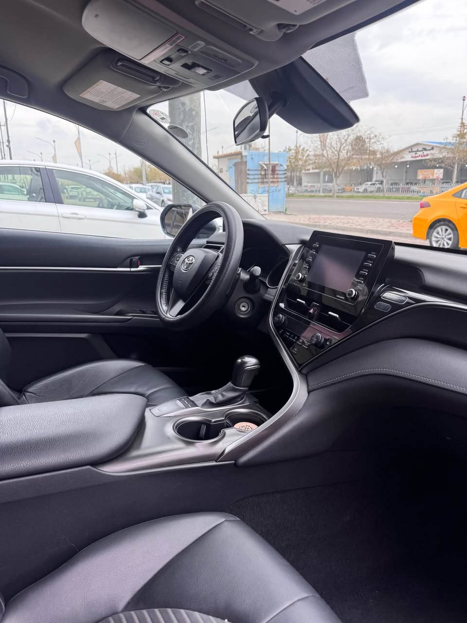 سلام عليكم 
كامري 2022 se
سعر 193
جاملغ خلفي صبغ ونص باب صبغ 
بدون دواخل بدون ايرباك شرط 
*********** كركوك, العراق
