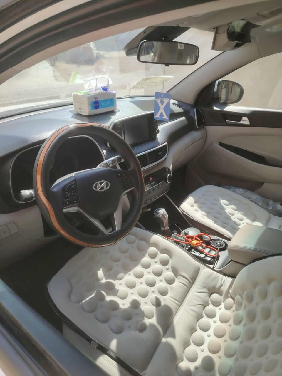 السلام عليكم  للبيع توكسان 2020 فول مواصفات عده الفتحه والبصمه 
أربيل دولي تحويل او وكاله السياره  حادثها بنيد  مبدل فقط  والباقي كله كفاله 
السعر 178 بيه مجال قليل 
عنوان بغداد الزعفرانيه 
***********
مراوس حسب القناعه 
للتواصل مع صاحب السياره ع الرقم فقط
