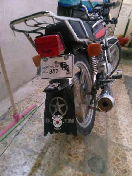 ا
لسلام عليكم دراجه للبيع 5 كير دراجه بدون اوراق كفاله من السرقه دراجه خير من الله كلها شغاله سلف هندر فقط الشاير  مو شغاله مكاني بغداد شارع حيفا *********** السعر 350بيها مجال حك الجيه فقط اذا اكو مراوس
