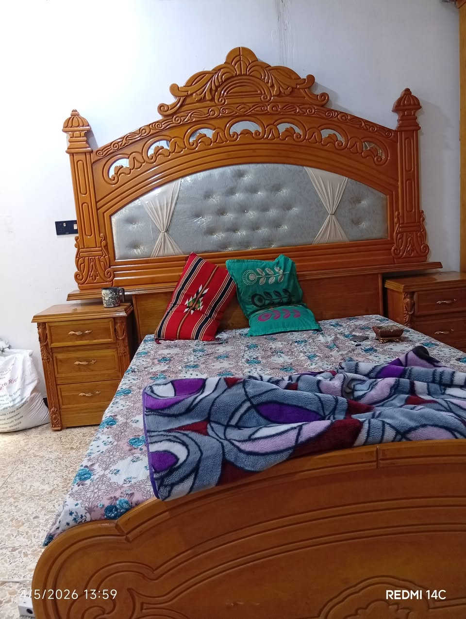 سلام عليكم غرفه تسكام9قطع درجه اولى طابقين جديد كلشش تسكام عراقي كنتورهه ابو 6 حلوه ومرتبه لا مرعباه ولا سوكيه ستخدام قليل وياهه دوشك دوشك اخذته ب  150 وهيه اخذهه ب مليونين مكاني كوت داموك شارع القاضي بنهاية سعر مليون 350 خاص موجود ***********
