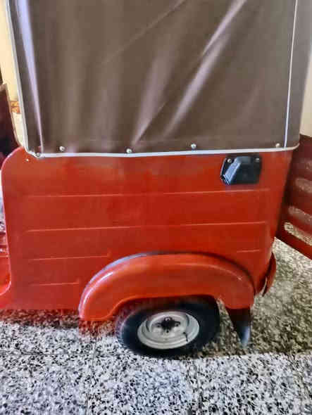 سلام عليكم تكتك مديل 18 مصبوغه  جماليه ما بيها أي ضربه لغود صافيه وصافاح صافيه كهربايات شغاله لايت زنون اربع الوان مكاني بغداد جسر ديالى القديم  سعر) (4500 وبيها مجال

***********
