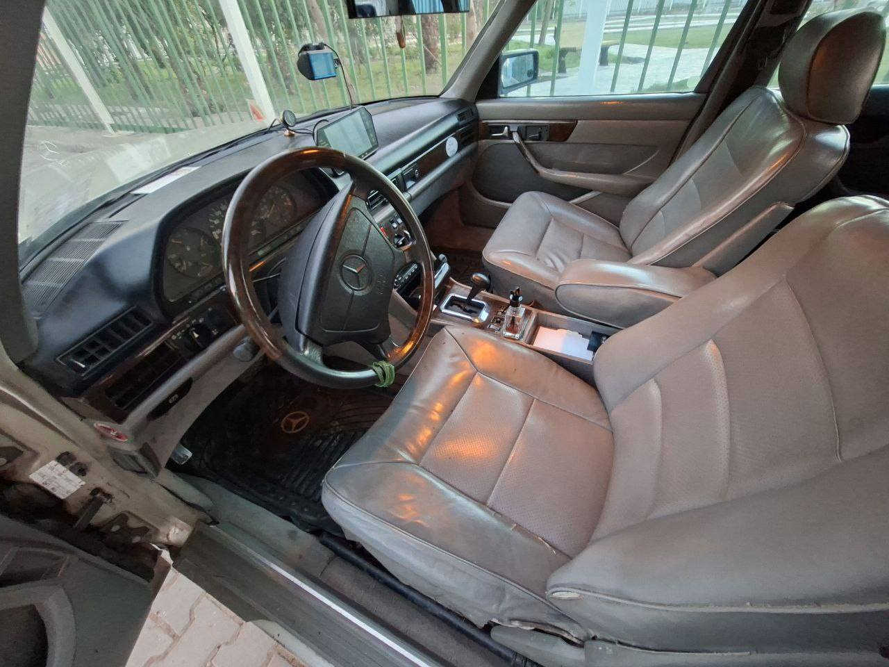 السلام عليكم
اخوان مكلف بل نشر 
مارسدس رئاسي  تفاصيل موضحه بل فيديو 
سياره جديده تعمير من صفر  
 تبريد ثلج حداديه وره كدام جديده
كير ومكينه  بشرط     استفسار اكثر اتصال ع رقم 
***********
مكان سياره نجف
