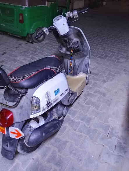 السلام عليكم دراجة بوليس لبيع الدراجة ما مفتوح صار شهرين منزله رمبه سعر 900وبيه مجال مكاني ام الكبر ولغزلان *********** مختمه ختم واحد
