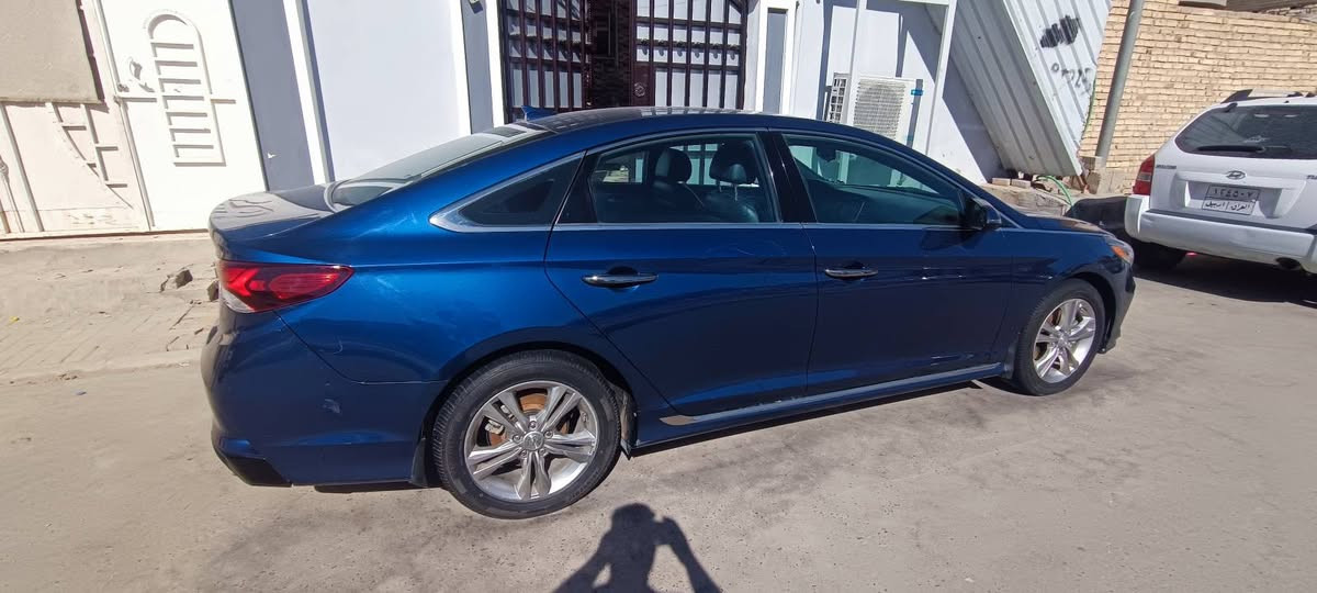 السلام عليكم للبيع سوناته  مديل 2019 وارد امريكي حادثه موضح بالصور كفاله عدا حادثه مال امريكا مكينه 2400 شرط مامفتوحه 
مواصفات
فتحه
بصمه
تبريد قطعتين
كشن كهرباء 
تحكمات ٤ جهات 
رادار جانبي
حداديه جديدة 
سياره جاهزه من كلشي فقط نقص تبريد 
مكان سيارة ديوانيه مركز /استفسار اتصال *********** اسيا/ *********** / السعر ١٣٣ وبيها مجال
