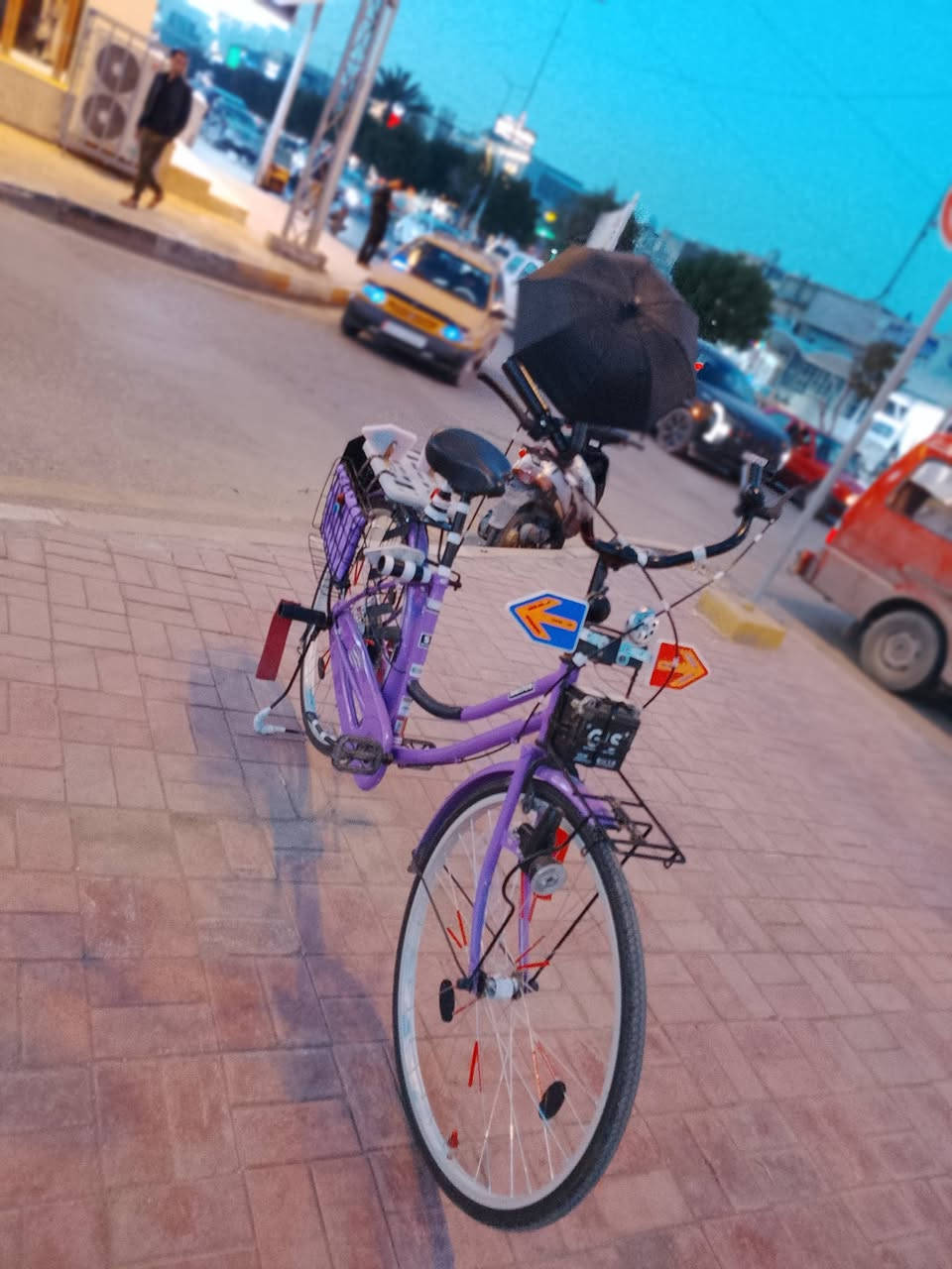 السلام عليكم شباب بايسكل للبيع 21 نظيف بجنبز مكاني كربلائي حي العامل المنطقه الثالثه سعر الباسكين 175 وبي مجال رقم الهاتف بس واتساب ***********
