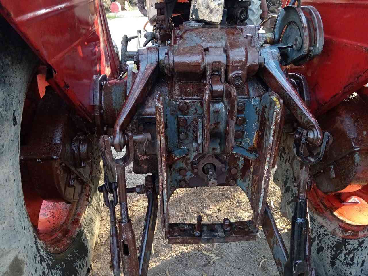 السلام عليكم للبيع مكينه عنتر موديل ٩٠   المكينه بدون   كير ومحرك  جديد     العنوان نجف مشخاب السعر ٣٧٠٠ وبيه مجال    ***********
