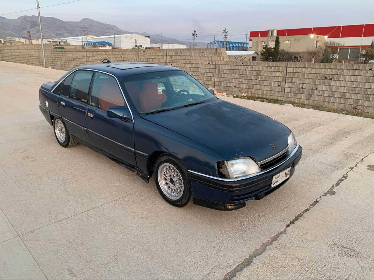 ئۆپڵ ئۆمیگا مۆدیل 90ئاڕم پلاسیک سلیمانی مەکینە 20گیر عادی مەکینەوگیری بەشەرتی 10فیتەر تەقەورەقەی بەشەرت 1جرکەی تیابوو 1گەڵا بشکینە کارەبای گشتگیانی ئیشدەکات شاشە ئایپادو کامیرا  لایتو فلجەو هۆرنو گەرمی گیجی بەنزین حەماوە  و گشتی ئیشدەکات  4تایەی تازەی لەژیرە شانوسەقفی لۆک خایسو رزیوی نیە  سەردەبڵە کانی هەر4جوانن بیڕزیوی سعری 17گەڵاژم *********** ***********شوین پیرەمەگروون السليمانية, العراق
