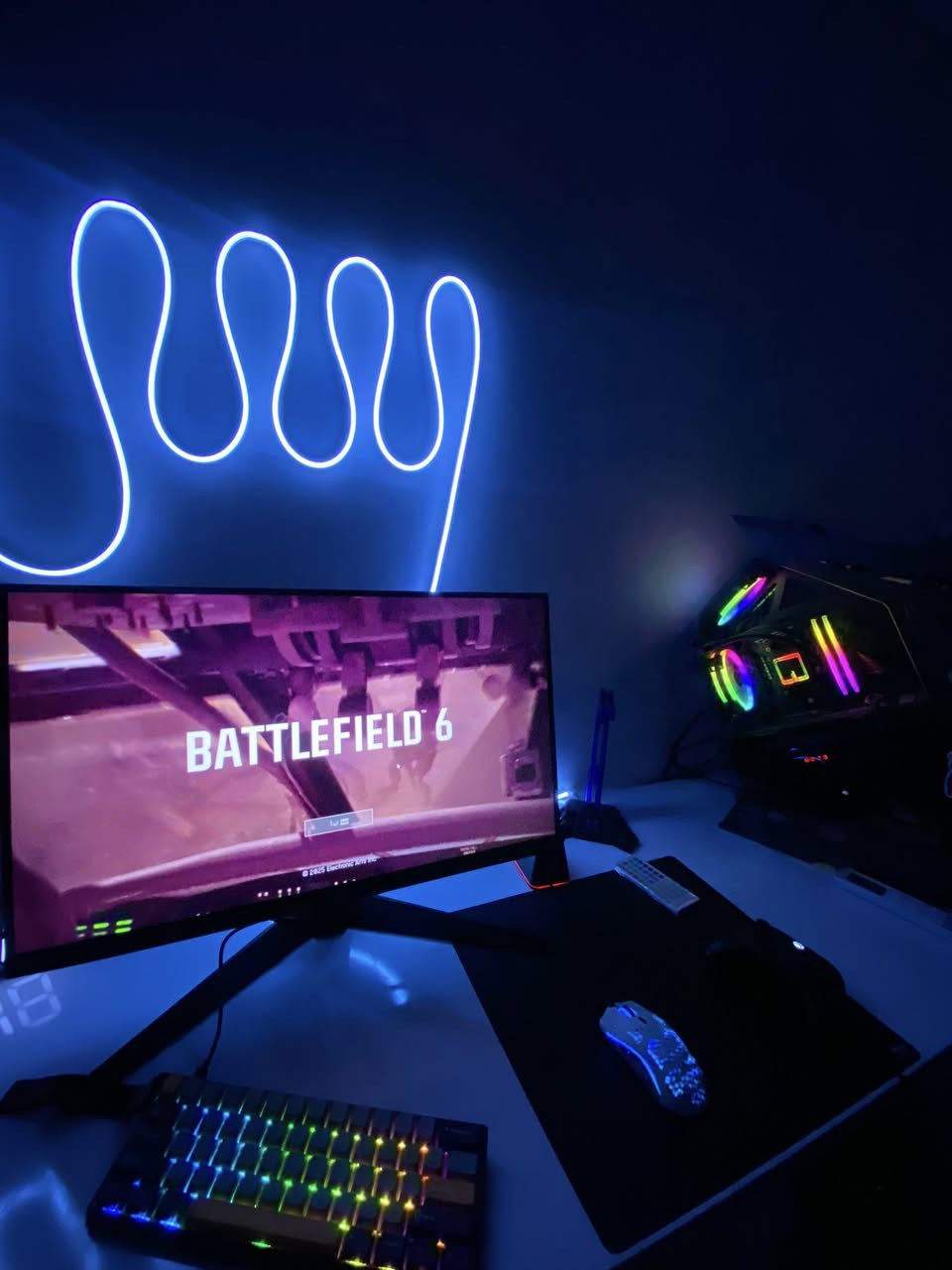 سلام عليكم pc للبيع كامل مع الشاشة وباقي الملحقات مواصفات الpc موجودة بالصور 

مواصفات الشاشة تجي من نوع asus 1920*1080 معدل الهرتزية 280hz 

كيبورد احترافي حجم60‎%‎ من شركة aula win60 

سماعة هايبر اكس كلاود 3 

الماوس جلوريس والماوس باد هم جلوريس 

UBSمن شركة kstar بقدرة 2600 

كرسي من شركة جولدن ستار موجودة صورتة بالمنشور 

ميز العرض 180 والارتفاع 73 والعمق 60

ساعة الكترونية 

نشرة جدارية متغيرة الالوان تحكم ريموت وعن طريق تطبيق بالتلفون 

منظم كيبل للماوس 

عنواني النجف الاشرف حي السلام 
للتواصل واتساب *********** 
السعر 1350 
رجاءً ما ابيع قطع مفردة
