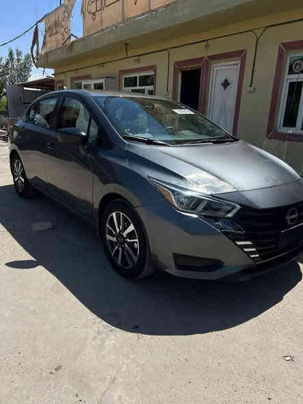 نيسان فيرسا موديل 24 السياره دخول جديد بدون رقم حادث موضح بالصور بدون تبديل بدون صبغ السياره ع وضع الشركه كلشي واضح بالصور السعر 110وبيها مجال الشراي يتصل ***********
