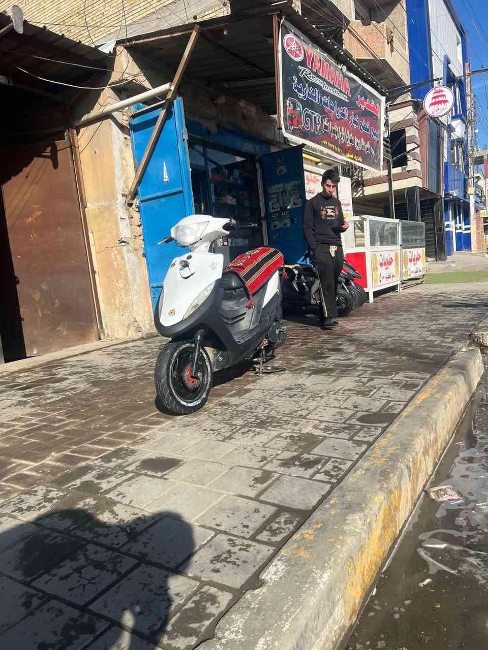 سلام عليكم اخوان دراجه ماكس عدله دراجه صار ٥اشهر منزليها كتها الورقها مال كمرك موجودها كهرباء كلها شغله مكينها ناعمه بلاديه مختمه كلها بيها نواقص بصيطها متعبر ل15 سعر ٥٥٠ عنوان شعب شارع صحه رقم ***********m
