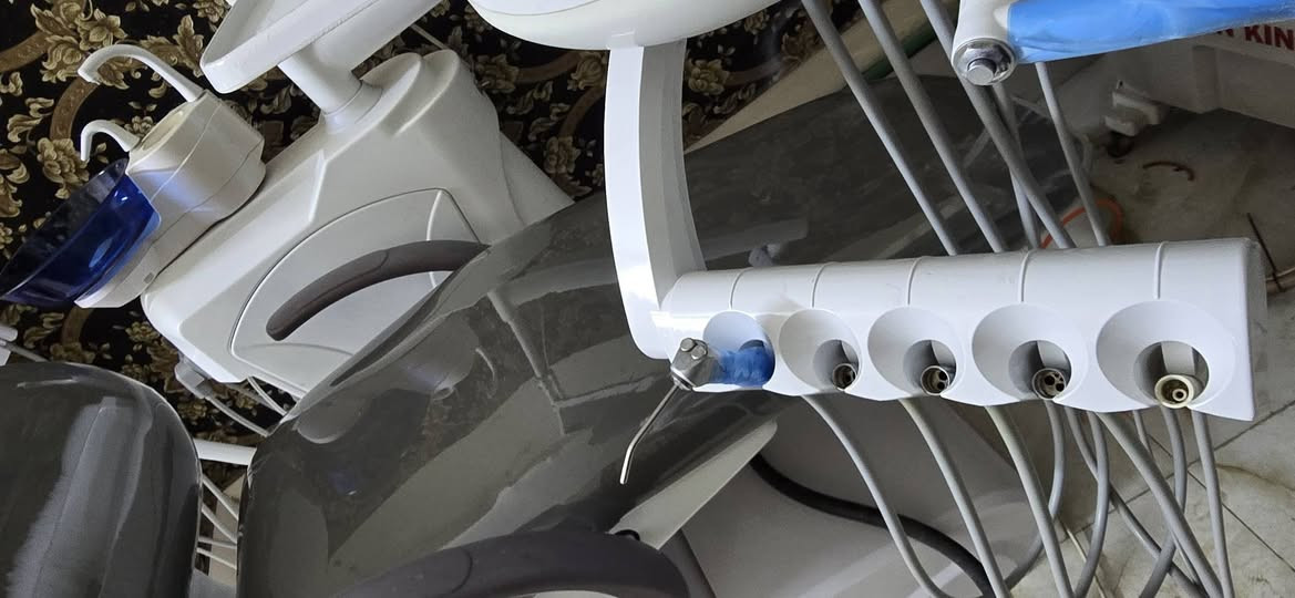 كرسي اسنان نوع  germane
مستخدم نضافه ٩٥%
شغال بلكامل 
جهتين تحكم 
لايت لد ثلجي 
سكر عادي
دبل تربل سرنج
دوشمه جديده 
مع شاشه وكامره
وجهاز بلنجنك تبييض الأسنان 
بسعر مناسب 
للأستفسار ***********
#كرسي_اسنان_مستخدم
