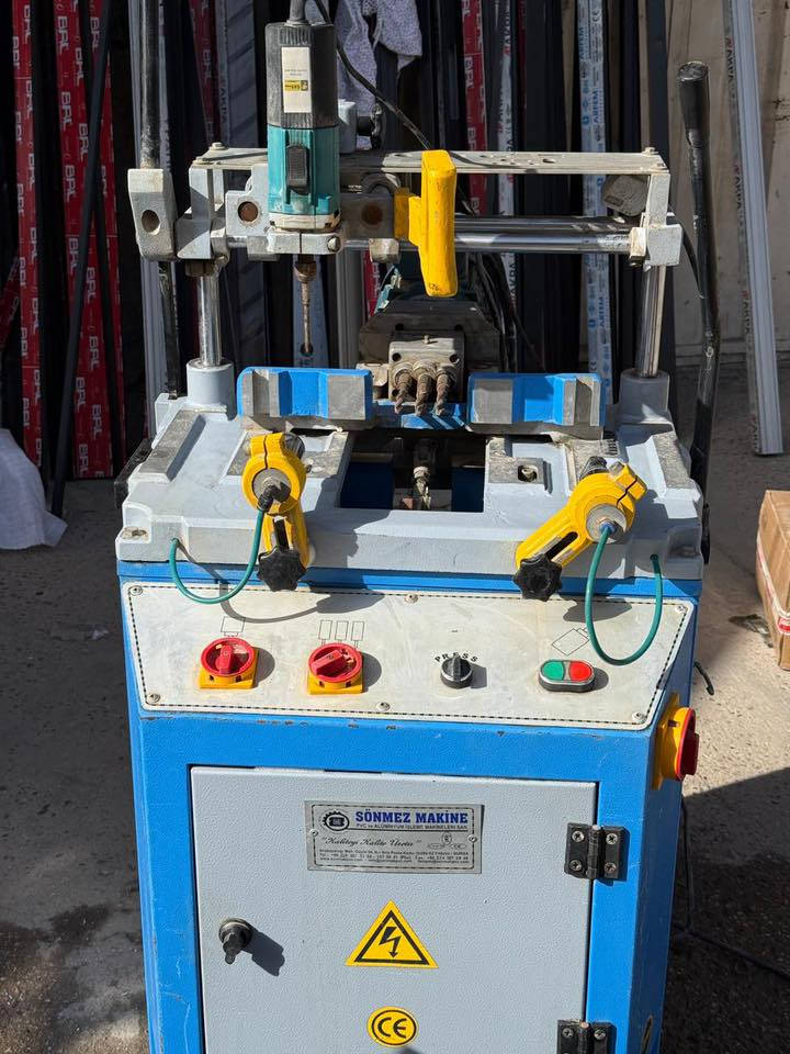 سلام عليكم متوفر معمل pvc تركي باب اول  متكامل نضيف جداً وشغال بسعر مناسب 
للاستفسار :- ***********
