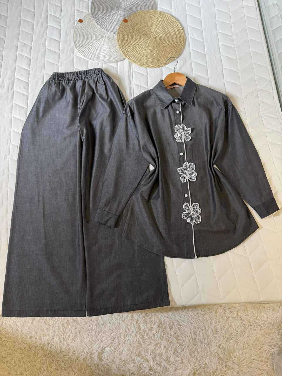 فستان ، خامة دابل تركي
. 
القياسات: 38 ،40 ،42 ،44 ،46 ،48. 

سوت خامة تيلسة صيفي تركي
. 

سعر القطعه ٣٤ الف
سعر التوصيل5 الاف بغداد, العراق


**إذا كنت صاحب هذا الإعلان وتريد حذفه لأي سبب، رجاءا أرسل رسالة إلى الدعم الفني**