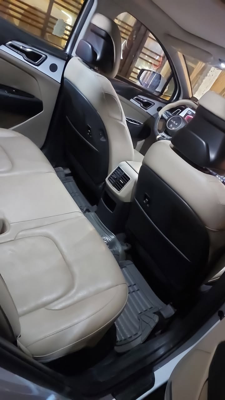 السلام عليكم سبورتج موديل ٢٠٢٤ وكاله نم
سياره ماشيه ٢٠ الف 
فول مواصفات ١على واحد اعلى فئه بل سبورتج الخليجي ميحتاج اشرح عنها مكفوله من الصبغ والبارد السعر المعروض ٢٥ الف وبيها مجال بسيط 
مكاني بغداد الحريه رقم الهاتف ***********
