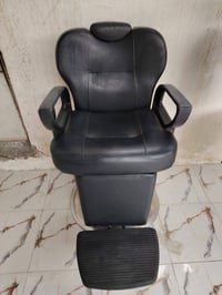 كرسي حلاقة • نظيف • مدينه القاسم