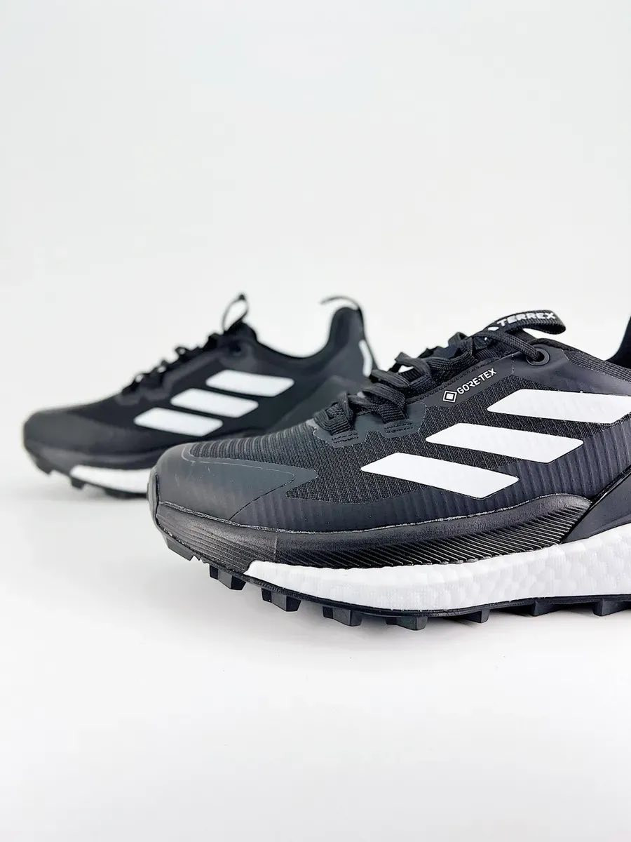 ⁨ Adidas Terrex Gore-Tex
حذاء مو بس شكل — أداء حقيقي على الأرض 

✔️ تقنية GORE-TEX ضد المي بالكامل 
✔️ قاعدة BOOST راحة خرافية بكل خطوة 
✔️ ثبات قوي حتى على الطرق الزلقة 
✔️ تصميم يتحمل الاستخدام الثقيل والهايكنك 

هذا الحذاء ينطيك راحة + حماية بنفس الوقت 
يعني لا تعب ولا خوف من الجو 

إذا تمشي هواي، تسافر، أو حتى استخدام يومي قوي… هذا اختيارك الصح 

🚚 توصيل لكل محافظات العراق 

📩 لا تفكر هواي… الكمية محدودة 

للطلب والاستفسار مراسلة أو الاتصال: *********** 

#AdidasTerrexFreeHiker2.0LowGoreTex #ترندي_سنكرز #trendy_sneakers⁩

إرسال رسالة
