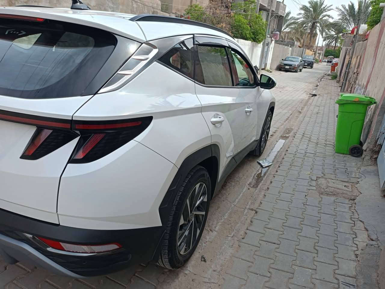 هونداي توسان2021السيارة بيه كارث خشم البينيدالسعر 205 ورقة
الرقم إنكليزي جديد 🆕 
اليكم التفاصيل الآتية:
🔘 خليجي 
🔘 ماشية :67km
🔘 الموديل2021
🔘 سعة المحرك 2.0L 
🔘 مرتبط بناقل حركة أوتو 6 نمر
🔘 يبلغ عزم الدوران 192 نيوتن/متر
🔘 عدد AIR BAG 2
🔘 حساسات أمامية 
🔘 حساسات خلفية
🔘 لايت زينون + LED
🔘 كشافات 
🔘 بك لايت LED
🔘 مفتاح التشغيل بصمة
🔘 تشغيل عن بعد  
🔘 شاشة (Apple Car play - Android Auto)
🔘 كاميرا دوارة
🔘 حركة المقاعد الأمامية كهرباء
🔘 داخل ابيض واسود
🔘 تتسع المقصورة ل 5 ركاب
🔘 مثبت السرعة Cruise
🔘 المودات والأوامر الصوتية
🔘 أوضاع القيادة  Drive Mode 
🔘 فحص أنظمة السيارة 
🔘 مقود جلد حياكة
🔘 قطعتين تبريد
🔘 هاند بريك بصمة 
🔘 اشارة في المرايا الجانبية
🔘 ويل كب 18
🔘 4 دسك
🔘 اريل نفكيتر 
‏🔘 ABS 
🔘 أوتو هولد - Auto Hold
🔘ايزوفكس - ISOFEX
🔘 نظام مانع الانزلاق
🔘 نظام نزول المنحدرات
🔘 منفذ الطاقة 12v
‏🔘 Bluetooth - USB - Type C
🔘 شاحن هاتف Wairlees
🔘 بردات أبواب خلفية
🔘 بردة خلفية
🔘 قبضات أبواب من الألمنيوم 
الرقم ***********
