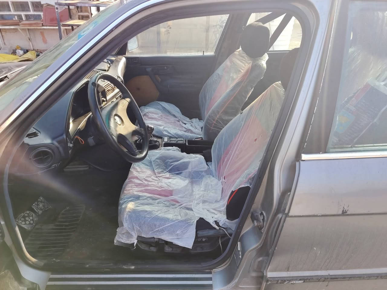 السلام عليكم
بي ام 525 للبيع فقط

مسكر تك فانوس كير عادي سنويه بأسمي للـ27 تحويل مباشر

السيارة خير من الله عوزها صبغ عام فقط وصدرها شوي تعبان تريد 5 ورقات السيارة تصير تخبل بس والله محتاج فلوس واريد ابيعها

السعر المطلوب 35 والشراي بيه خير ويدلل

للاستفسار اكثر اتصال***********
