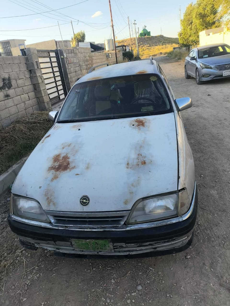 سيارة اوميكا صالون للبيع
موديل 92
 كابون بنزين موجود وكالة وتحويل
السعر 17 ورقة بيه مجال
الرقم ‏‪0774 787 3787‬‏
***********
