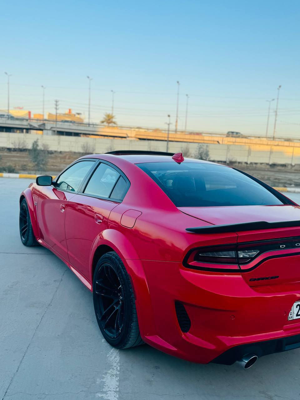 جارجر ٢٠٢١ للبيع
‏Dodge Charger Scat Pack. ScatPack.
دوج جارجر سكات باك  فول مواصفات.  
الموديل :2021 
المحرك : SRT . V8 . 6.4L .
العداد :  40820 mi 
المواصفات : . 
* مكابح رياضية (برمبو) . 
* لايت LED . 
* كاميرا خلفية . 
* امكانية التحكم بوضعيات المقود كهربائيا . 
* كزوز سستم . 
* حساسات خلفية . 
* ويل قياس 20 أنج 
* سستم صوت ALPINE . 
* تشغيل عن بعد . 
* مقاعد رياضية من الجلد الفاخر . 
* ذاكرة لحفظ وضعيات الجلوس (ميموري) . 
* المقاعد الأمامية تدفئة .
* المقاعد الخلفية تدفئة . 
* نظام خرائط GPS . 
* شاشة كبيرة قياس 8.4 أنج اوپشنات SRT 
* تدفئة ستيرن . 
* كير  بالستيرن . 
* جناح خلفي . 
* بلوتوث تلفون . 
* محدد سرعة . 
* مكاني بابل
. السعر ٢٦٠ $ وبيه مجال
للاستفسار ***********
