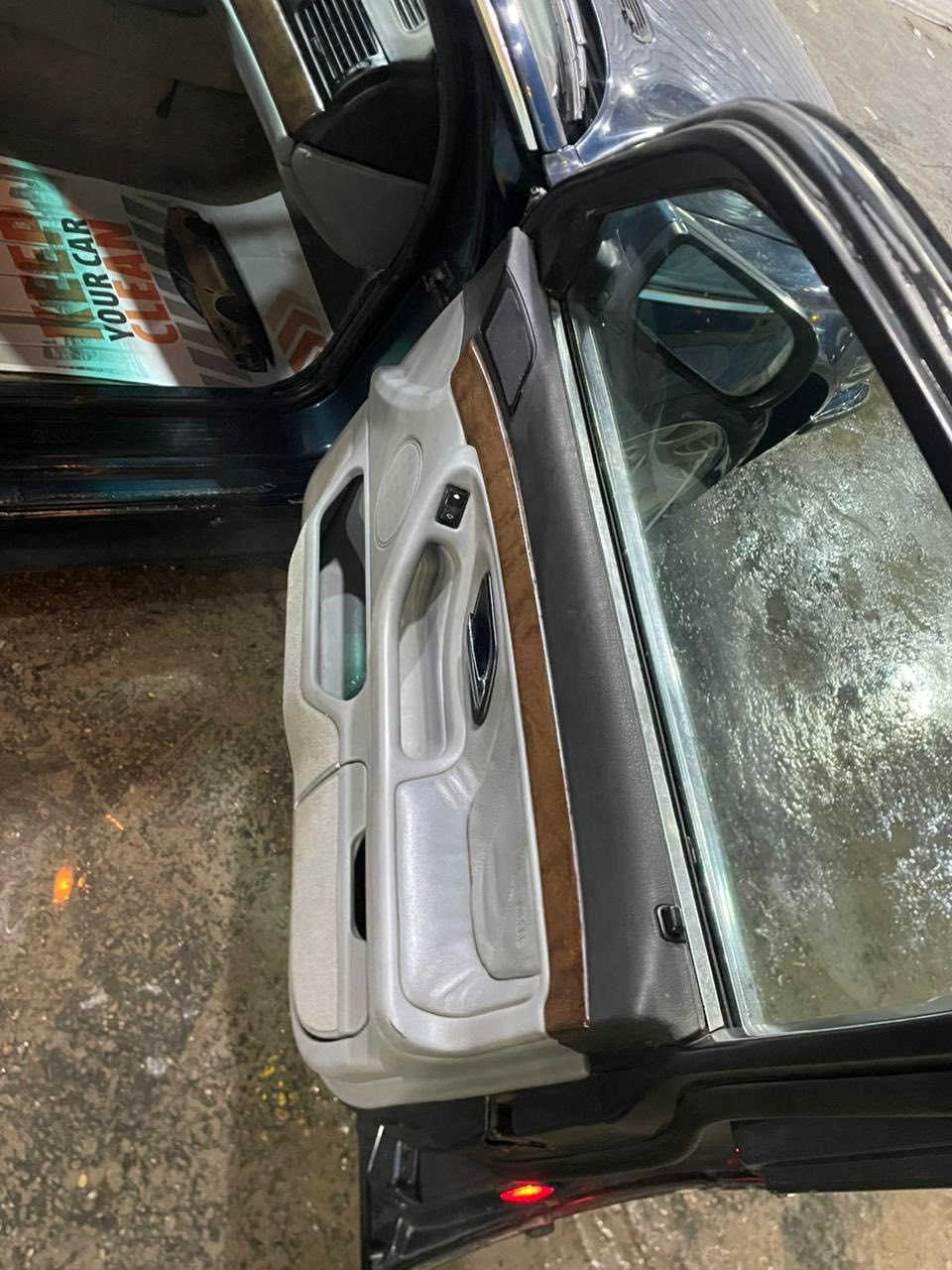 بيم دبيلو خفاش 730اصل 740 
موديل 1996
مكينه كير  وكهربائيات مكفولات 
تبريد ثلج شغال 
جنطه شفط 
جام كهربائي كله شغال 
فتحة 
شاشه اندرويد HD
كشنات كهرباىي ذاكره 
منضومه لايت زنون 

مصبوغه عام جماليه 
السعر 75وبي مجال بسيط 
شرط التحويل مكان السياره واسط العزيزيه
***********
