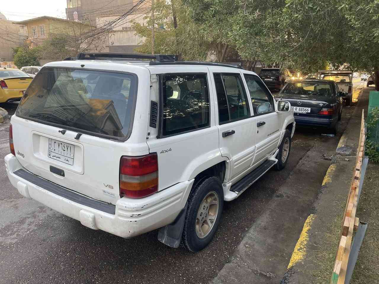 السلام عليكم
جيب 96  محرك وكير 3000 VVT تبريد شغال منضومه كلها جديده كهربائيات شغاله  كشر نضيف تايرات جديد باتري جديد صدر بحاله جيده شغل واطلع للبصره 
***********
