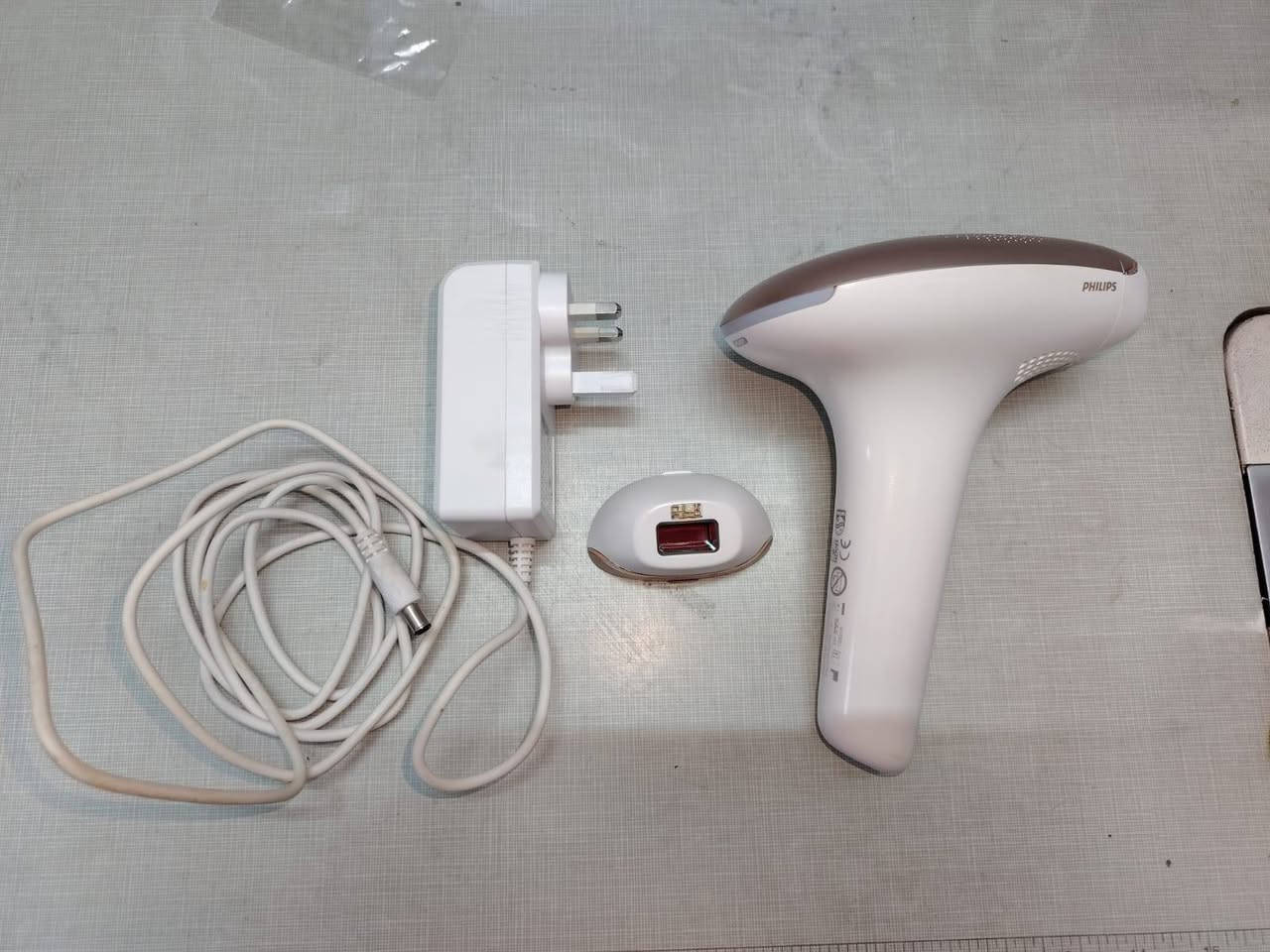 جهاز ليرز منزلي ماركة فيلبس
سبب البيع عمل جلسات ليزر في مركز التجميل
سعر الشراء ٦٠٠ الف
سعر البيع ٣٥٠ الف
مكاني بغداد ويوجد خدمة توصيل


**إذا كنت صاحب هذا الإعلان وتريد حذفه لأي سبب، رجاءا أرسل رسالة إلى الدعم الفني**