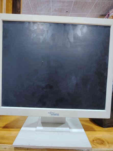 شاشة ألماني اصلي ترهم كامرات ب 25 الف
*********** عمارة
