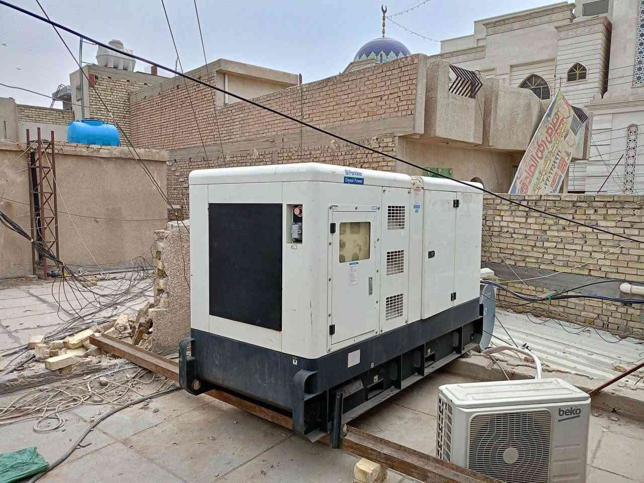 مولدة بيركنز أنكليزي 65 كي في راس توليد لوري سومر فرنسي اصلي مولدة مجفتة جديد غراض كلها أصلية مولدة شغالة مثل الساعة تجي وتشوف بعينك الحمل الي عليها 
السعر 45 ورقة 
مكاني الدورة 
***********
