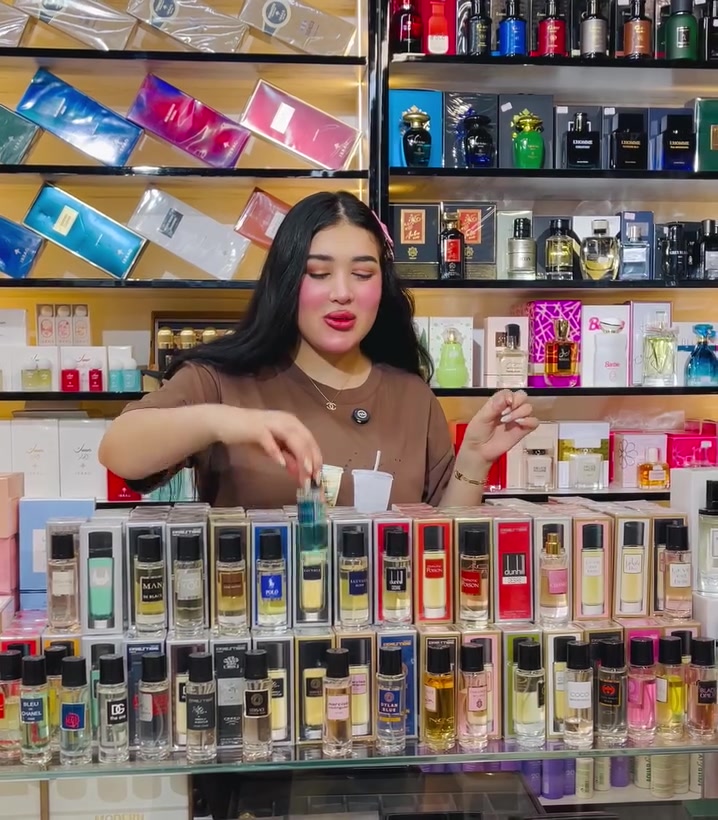 ⁨	عطور مني متوفر بكوزمتك روزه  بثابته  عاليه وفواحان  عالي 🌺🎀💥

متوفر بمول روزه الطابق الثاني قسم الكوزمتك ✨💫⚡️

#عطور #متوفر #روزه #كوزمتك #العراق #اكسبلور_ضيفونا #عطور #تناسب_اندام #جذاب #جميع #ترندات #الاذواق #فواحة_عطرية⁩


**إذا كنت صاحب هذا الإعلان وتريد حذفه لأي سبب، رجاءا أرسل رسالة إلى الدعم الفني**