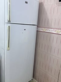 عندي ثلاجات اثنين نظيفات بس اثنين بيهن ظعف ب التبريد يعني شغلهن 80 بلم...