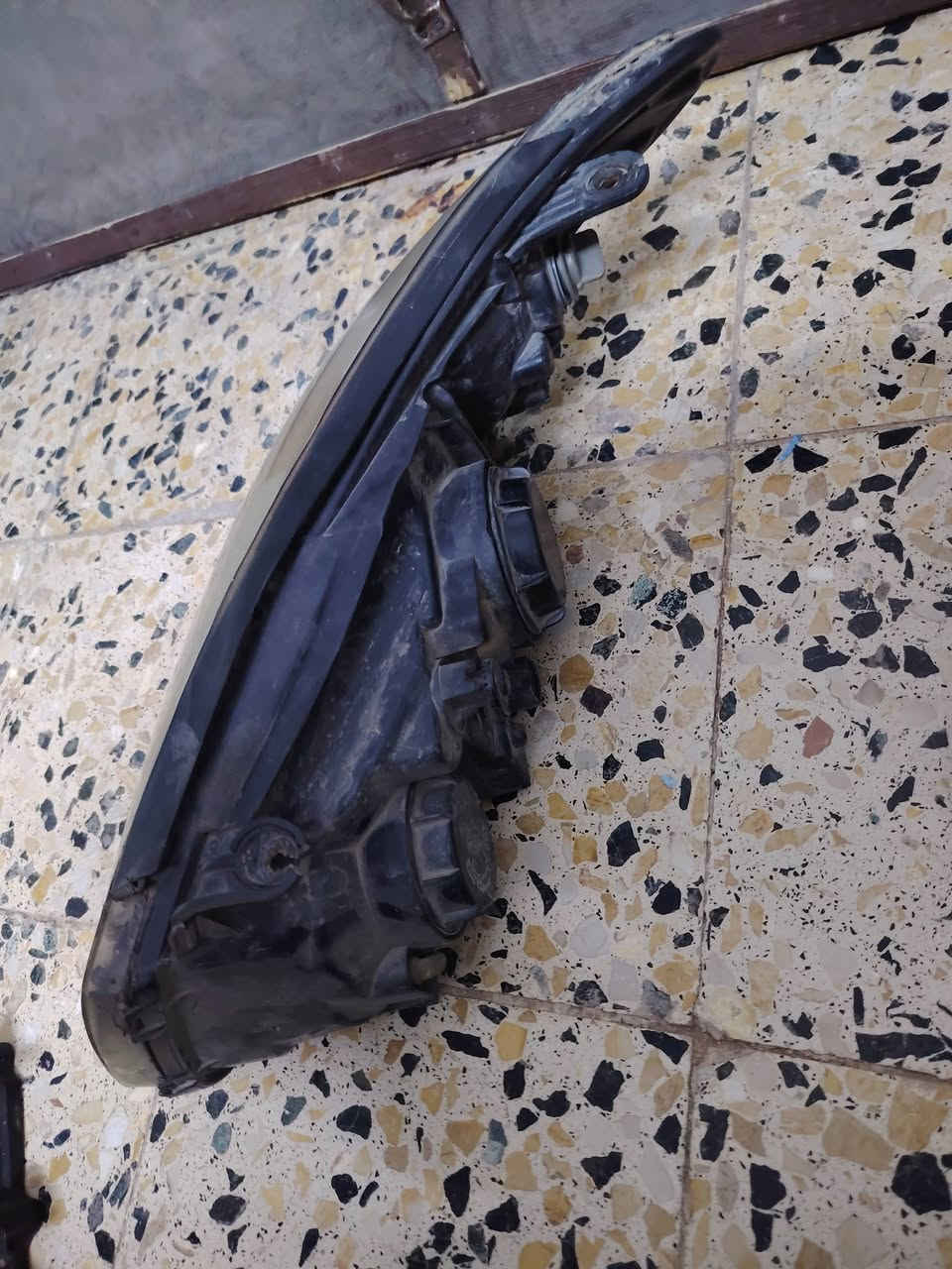 أغراض للبيع سياره النتره
تكة لايت مو نظيفه

زوج مرايات جامه مكسوره

قبق ولفات

زوج لايتات نظيفات
***********
***********
