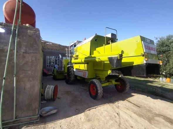 السلام عليكم ورحمة الله وبركاته حاصد كلاص للبيع مديل ٩٧ منفيس رقم قادسيه ألماني التايرات الكدام ٢٦ والوره ١٨ المكينه مال جناي الله شاهد الاستفسار على الرقم ***********
