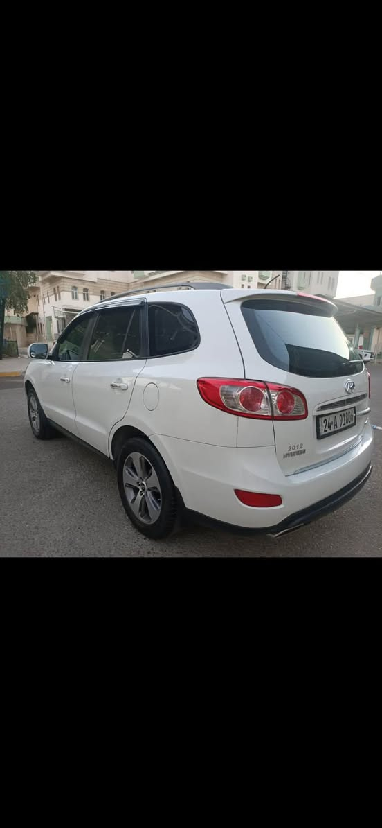 السلام عليكم 
سنتافي موديل ١٢ محرك اربعه مبدل كازكيت 
ماشي ١٠٠ وشويه سيارة جاهزه مال بيت من الشرعي مباشر بدون صبغ كير محرك تبريد كلو وضع شركه طخم امامي خلفي جديد الاستفسار اتصل ***********  السعر ١٥٢
