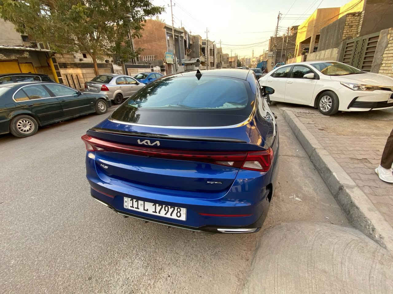 Kia K5 2022 GT-LINE 
كي فايف k5 2022
موصفات GT line 
فول الفول على الاخير  موصفات 
 1_بانوراما 
2بصمه 
3سايد بريك بصمه
5مثبت سرعه
6نضام ABS
7مانع انزلاق
8حساس  اطارات 
9بك لايت لد
10شاشه كبيره لمس
11كامره دواره
12كشافات اماميه 
13شاشه عطال 
14ويل كروم 
15ردار جانبيه 
16مراقبه نقطه العمياء 
17ردار الخطوط البيضاء  ردار امامي وخلفي وجوانب السياره 
18شاير  با المري 
19كشنات جلد اسود
20مقعد ساق كهرباء 
22نضام قياده خمس وضعيات 
23بلوتوث +usb+auX
24فول تحكم ستيرن 
25كير اوتو +عادي 
26نوتو بريك 
27الخريطه 📍
 28 زنود + ليد 
29نوتو هولد
30التشغيل عن بعد  
‏AOTO HULD 31
32تصميم خارجي رياضي 
33نضام المحلاحه
34مصابيح الخلفيه LED
35مصابيح ضباب LED
36محرك تيربو 1600
37السيارة رقم بغداد الجديد بسمي 
تشغيل عن بعد اطفاء عن بعد 
قيادة ذاتيه اربع قيادات بيها 
حادثها مثل مموضح بل صورة فقط دعاميه وبنيد بسيط وبالعراق صار بيها هلال الجاملغ الخلفي مصبوغ ومن امريكا التكمه العكس السايق كلير ونص الباب الخلف السائق صبغ

 
 يتوفر لدينا شحن الى الامارات وتركيا   
خدمة التخليص الكمركي والنقل الى جميع محافظات العراق من جميع منافذ العراق الحدودية  

للتواصل *********** بغداد 
*********** دهوك
*********** دهوك
00905348133355 تركيا 
العنوان : بغداد / البلديات / قرب جسر 7 نيسان  
دهوك / شارع بهار ستي / داخل المعارض / معرض رشيد سعيد 
#مزاد_هايدرا
