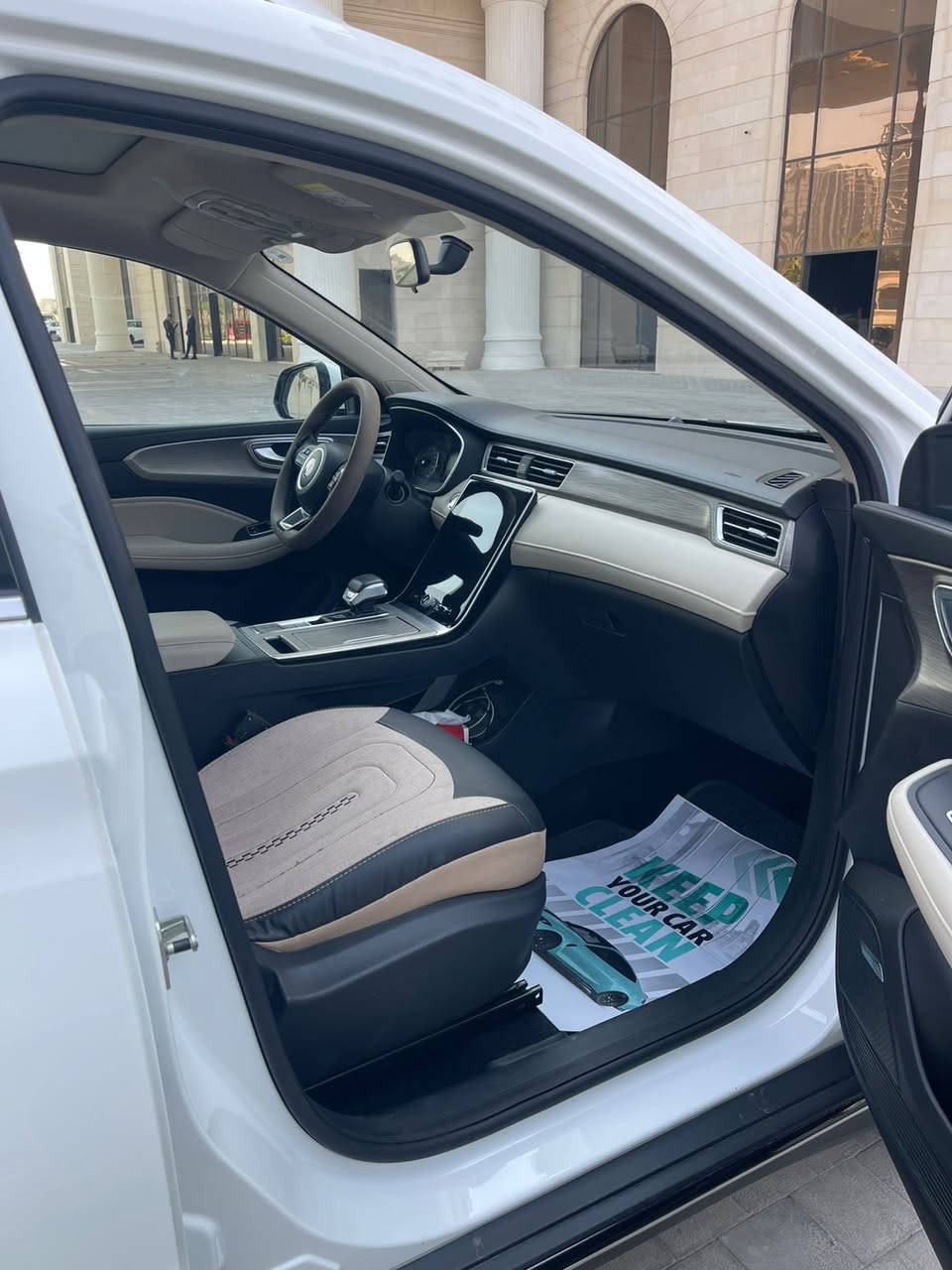 MG RX5 2023
سيارة جديدة بمعنى ألكلمة فول مواصفات
بصمة تشغيل وأبواب وصندوك
هند بريك بصمة
مانع أنزلاق
أشاير بالمري
مري شفط
4 كامرات 360 درجة
ألجنطة تفتح كهرباء
ويل كب كروم
فتحة طكتين بانوراما
4 دسك
نظام مرتفعات
نظام منحدرات
كشنات جلد
تبريد أمامي وخلفي ثلج
شاشة كيجات ألكترونية
شاشة وسطية عملاقه تدعم كار بلي وأندرويد أوتو
محرك 4 سلندر 1500 تيربو
كير 7 سرعات دبل كلج
ماشية 26000 ألف
كشنات كهرباء
فول تحكم ستيرن كروز سرعه
ألسيارة بالضمان
حساسات أمامية وخلفية
ألمراية الداخلية تمتص الضوء العالي
أنارة داخليه كلها LED
لايت زنون بلاي ولد نهاري
أوتو هولد
سعرها 15,500$  
للاستفسار. ***********
