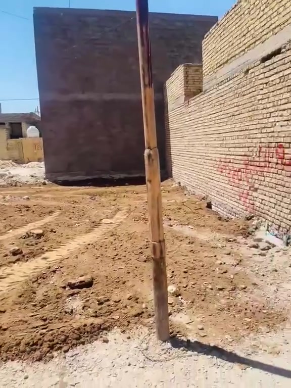 سلام عليكم قطعه ارض للبيع مساحه ميه متر مربع 10 ب 10 منطقت سبع قصور شارع ابو علي قرب جامع حمزه فرع سواعد كافت لخدمات سعر 15مليون وبيه مجال للشراي رقم ***********
