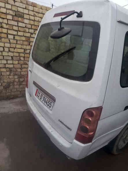 موديل 2014 سياره هز جيد مصفره من كلشي 

سياره تحولي مباشر سياره كفال من صبغ بس بيه ضربه بتكم مال السيق فقط مكينه فورواي

مكن بغداد سعر ٧٧ ***********
