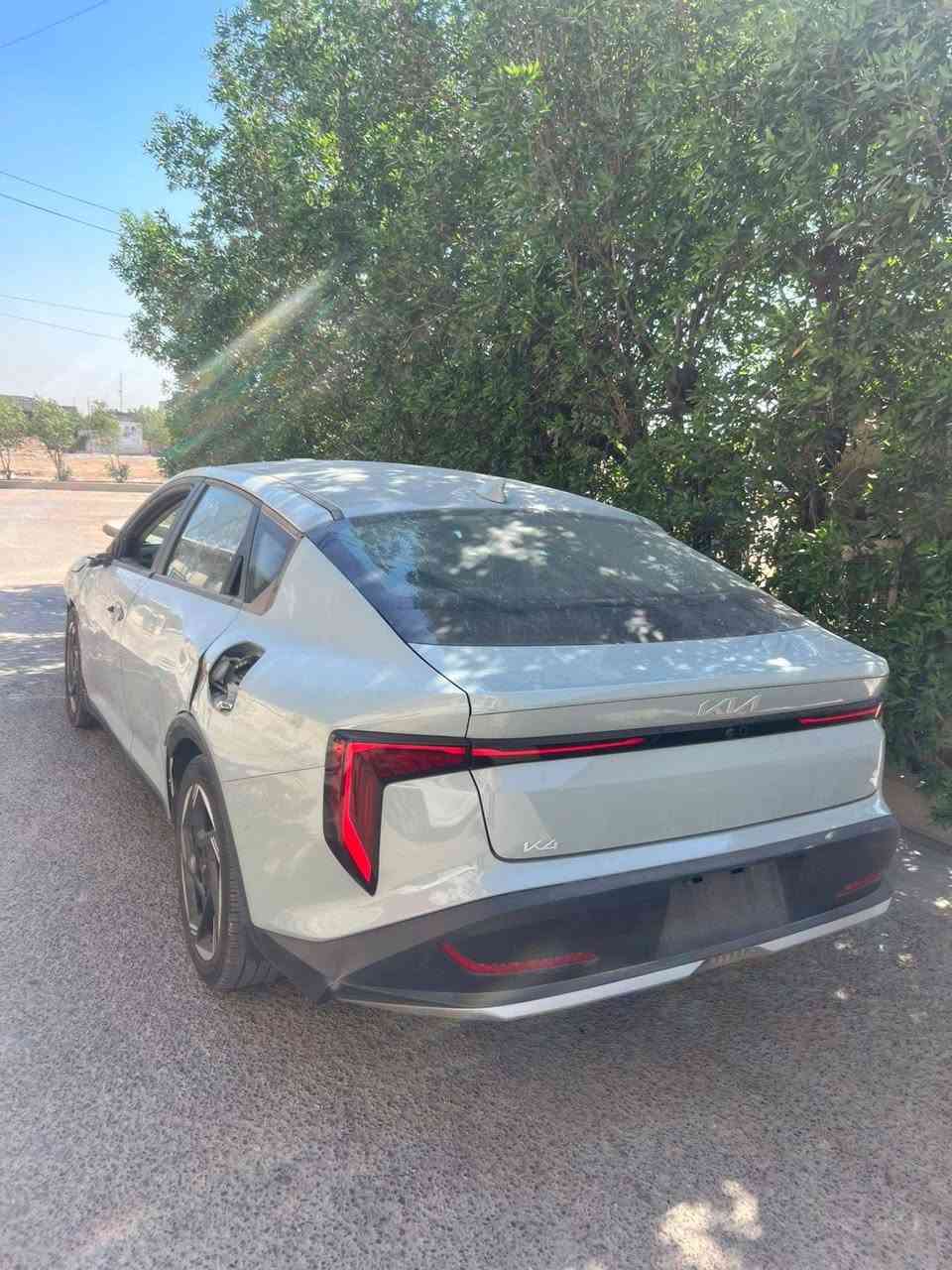 #السعر. 135. هاتف.  ***********  السلام عليكم كي فور مديل 25 EX دخول جديد منفيس ابسمي اني المستورد بعدها على حادثها على وضع امريكا مواصفات EX معروفه مو العاديه حادثها بسيط بدون دواخل بدون تبديل وصور الحادث مرفقة بل منشور ابيع على وضعها مكان السياره بغداد البلديات
