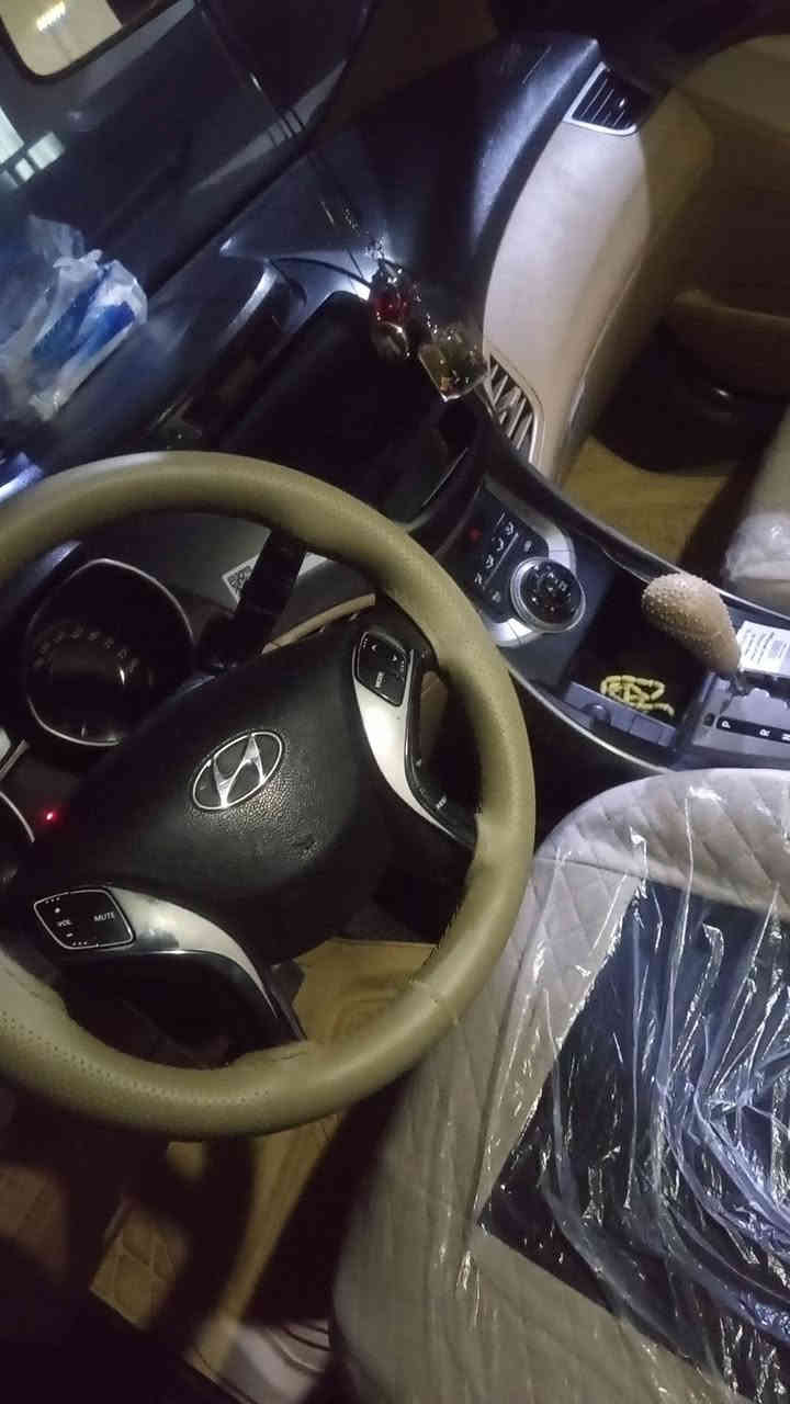 هوندا النترا 2013 خەلیجی مەکینە بجوک مەرغوب تۆماتیک ناو زەرد ڤۆلیوم حەساس شاشە کامێرا تەنها بۆنیتی بۆیاغە پێش و پشت کەپس تەحویل غەرامە بەشەرت
***********
