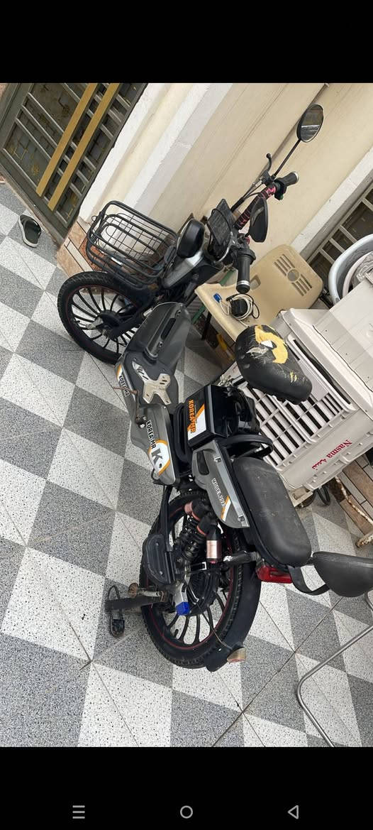 السلام عليكم من رخصت الادمن
موطور شحن للبيع نضافته مثلل مموضح بلصوره
بطارياته نضيفه وجاهز من كلشي مابي كل نقص كهربائياته كله شغاله مكاني الفلوجه السعر 250. قفل مابي مجال
***********
