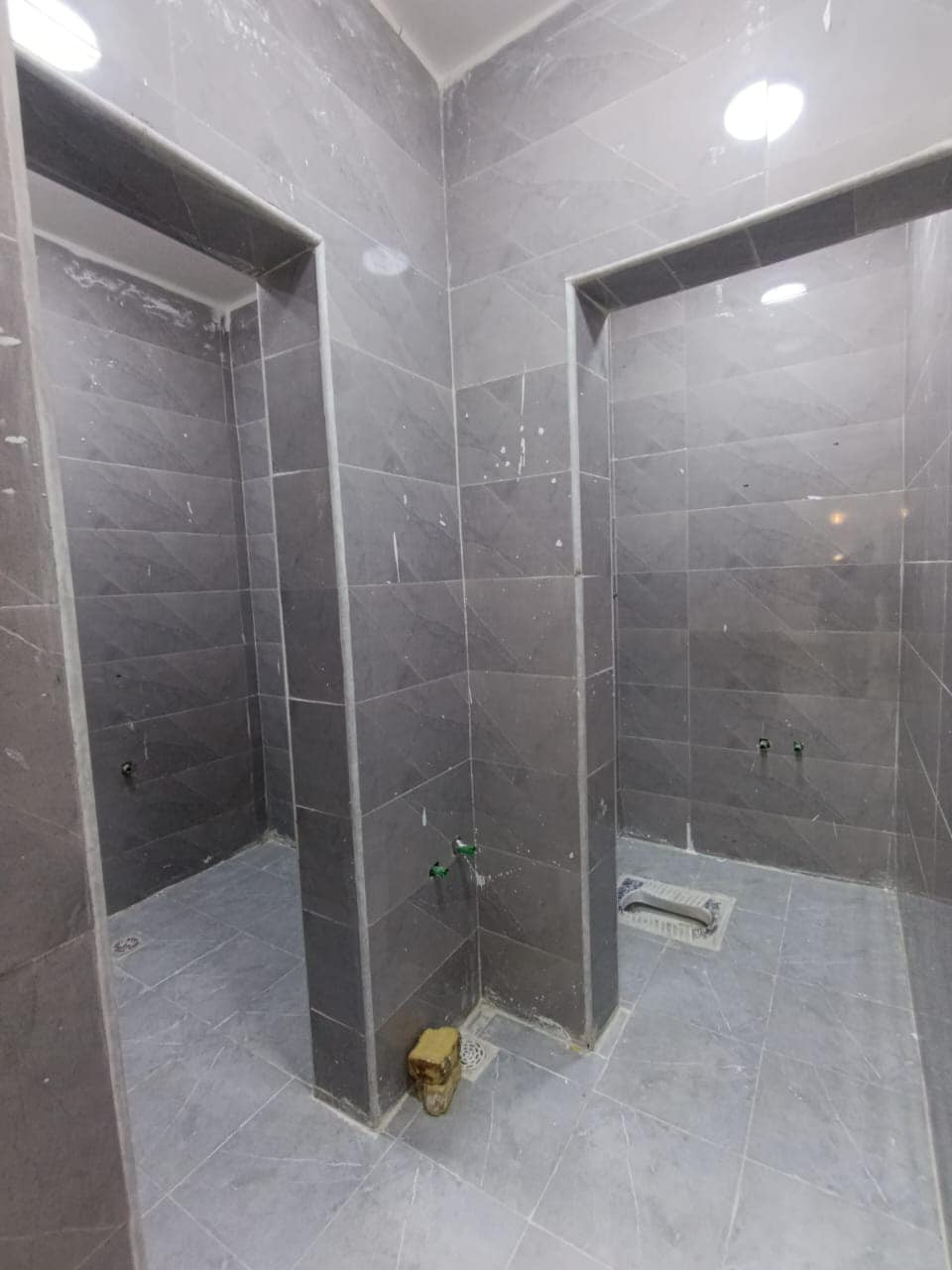 ✳يعــــلن مكتــــب عقــــــــارات بلـــــــــــــــد✳️

 ***********📞📞
🔸️ع دار  للبيع  في شط العرب باب الهوى 
مساحته 190مــــــــــتر  

♦️  يحتوي ع غرفتين وصالة ومطبخ واستقبال وحمامات كراج
 
 
الســـعر  98 وبي مجال 
 
للإستفسار ***********

🔹️العنوان المكتب عقـــــــارات بلــــــــــــد باليوبه قرب مدرسه ام أيمن

♦️نستقبل كافة العروضات في شط العرب
