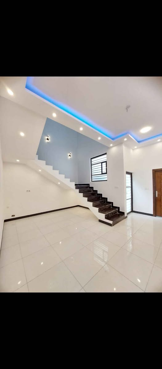 السلام عليكم بيت للبيع المساحه 150م مع قطعه ارض المساحه 150م طابو زراعي عراقي العنوان بصره ابي الخصيب السبيليات قرب تصوير نور المرتضى الاتصال على الرقم التالي *********** البصرة, العراق
